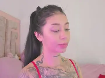 Chaturbate Live Sex Cam of hilary_jones_22
