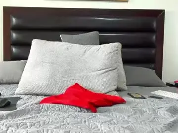 Chaturbate Live Sex Cam of hot_chocolate4u