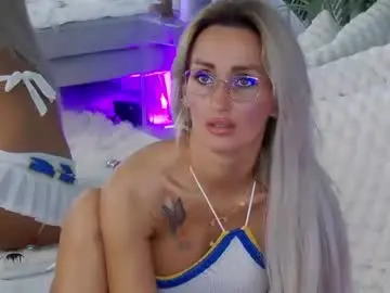 Chaturbate Best live sex cam show of isabelleethan