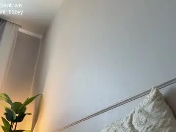 Chaturbate Live Sex Cam of enchant_baby_