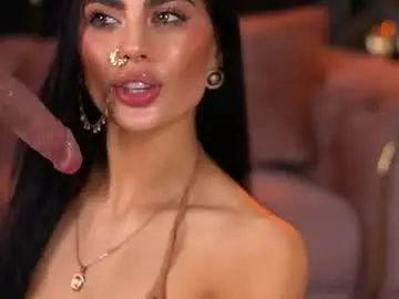 Chaturbate Adult Video Chat of ravennadarcy