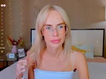 Chaturbate Live Sex Cam of bellatip