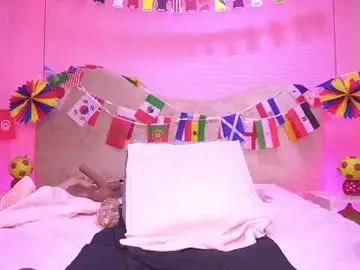 Chaturbate Live Sex Cam of z_zoe_