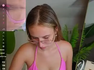 Chaturbate Free Live Porn of miaa_hill