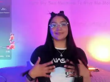 Chaturbate Live Sex Cam of soy_anny_777