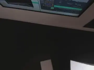 Chaturbate Live Sex Cam of emmily_evans_