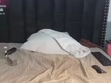 Chaturbate Free Live Porn of petitelittleebony