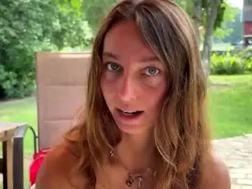 Chaturbate Live Sex Cam of mommamia12