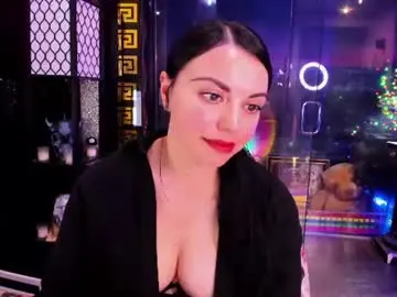 Chaturbate Live Sex Cam of alma_pearl