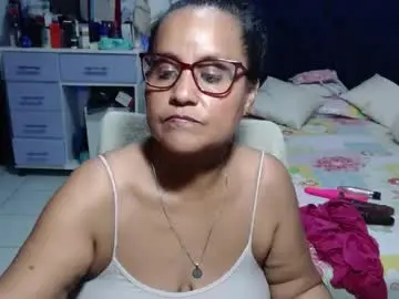Chaturbate Live Sex Cam of pervert_mommy_x