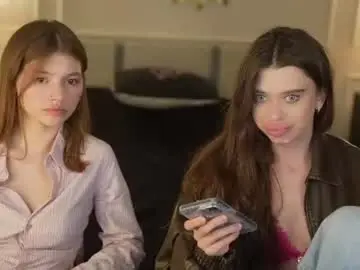 Chaturbate Live Sex Cam of kira0541