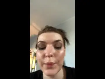 Chaturbate Live Sex Cam of diora_vibe