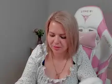 Chaturbate Adult Video Chat of adeleravelle