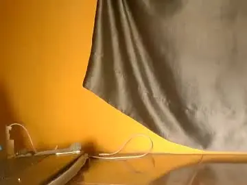 Chaturbate Live Sex Cam of sexy_petitqueen