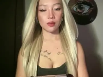 Chaturbate Nude Webcam of makemesquirt_xxx