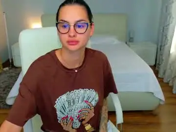 Chaturbate Live Sex Cam of divineluxe