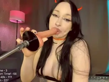Chaturbate Live Sex Cam of nerdy_freyua