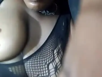 Chaturbate Free Live Porn of squirtingqueen703
