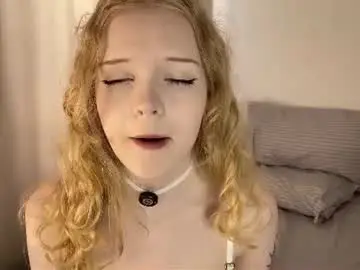 Chaturbate Adult Video Chat of evetease