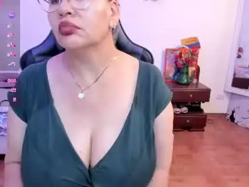 Chaturbate Private Sex Chat of esmeralda_milf1