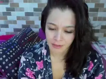 Chaturbate Live Sex Cam of jessica_robertss
