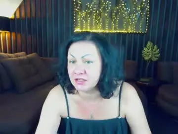 Chaturbate Live Sex Cam of irissmoon1