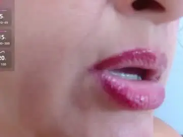 Chaturbate Live Sex Cam of kerly_doll