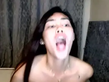 Chaturbate Live Sex Cam of cumlil_closer04
