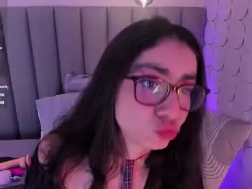 Chaturbate Live Sex Cam of linda_moonrose