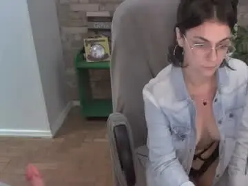Chaturbate Watch Live Sex Cams of mrscassie_th0m