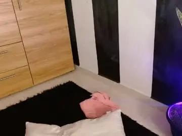 Chaturbate Watch Live Sex Cams of cuteisabella_a