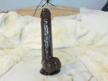 Chaturbate Live Sex Cam of eatmygingersnapps