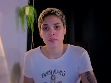 Chaturbate Nude Webcam of laura_r23