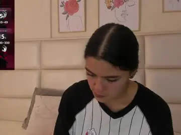 Chaturbate Live Sex Cam of kikii_1