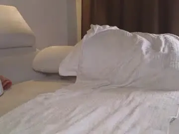 Chaturbate Live Sex of ericamiracle15