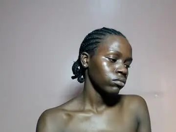 Chaturbate Live Sex Cam of creamyebony00