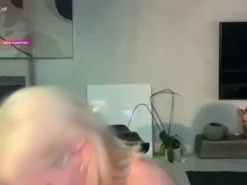 Chaturbate Live Porn of golden_alinee