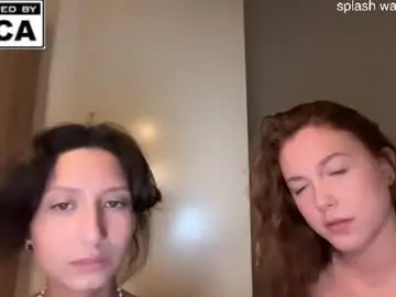 Chaturbate Live Sex Cam of miafleur