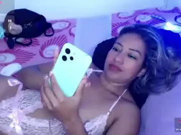 Chaturbate Adult Video Chat of ninatinydoll1