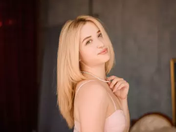 Imlive Free Live Porn of HazelWhitess