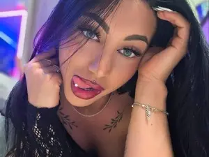 Myfreecams Adult Webcam of HAZZELL