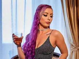 Myfreecams Sex Chat of NicoleJonnes