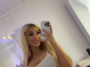 Myfreecams Sex Cam of BlondieXStar
