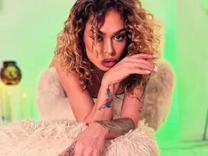 Myfreecams Watch Live Sex Cams of Curlynatashaa