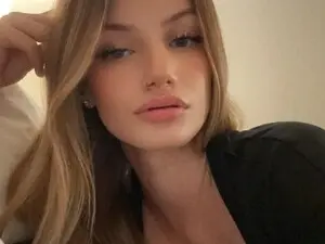 Myfreecams Best live sex cam show of ShawnaSweets0