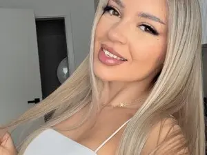Myfreecams Watch Live Sex Cams of bellalopez