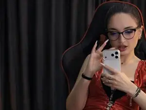 Myfreecams Free Porn Cam of ErikaLorren