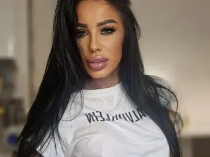 Myfreecams Live Sex Cam of AnyssyaHoot