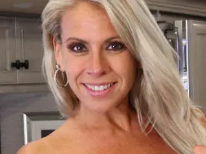 Myfreecams Adult Webcam of WildWifeBarbi