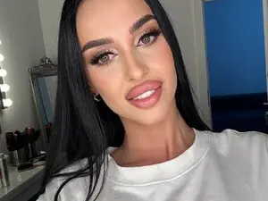 Myfreecams Free Live Porn of KairaAndrews